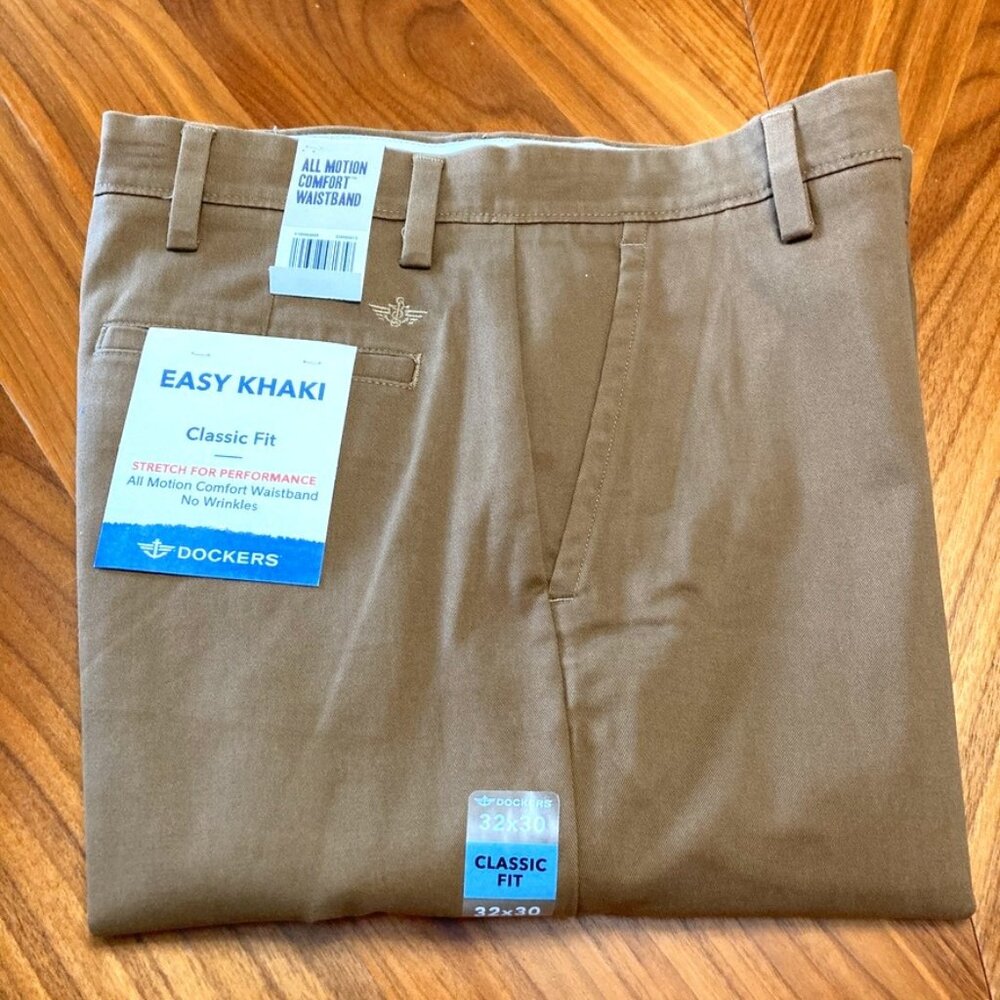 NWT! Dockers Classic Fit Easy Khaki Chinos/Khakis size 32x30